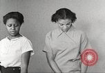 Immagine di Per donna giovane Associazione Cristiana Harlem New York City USA, 1940, secondo 29 filmato di repertorio 65675063306