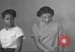 Immagine di Per donna giovane Associazione Cristiana Harlem New York City USA, 1940, secondo 39 filmato di repertorio 65675063306