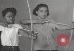 Immagine di Per donna giovane Associazione Cristiana Harlem New York City USA, 1940, secondo 57 filmato di repertorio 65675063306