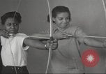Immagine di Per donna giovane Associazione Cristiana Harlem New York City USA, 1940, secondo 59 filmato di repertorio 65675063306