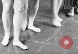 Immagine di Per donna giovane Associazione Cristiana Harlem New York City USA, 1940, secondo 12 filmato di repertorio 65675063307