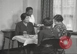 Standbild Young Women's Christian Association Harlem New York City USA, 1940, aus Sekunde 9 historischem Filmmaterial Videoclip 65675063310