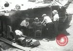 Immagine di American disoccupati operai New York City USA, 1932, secondo 14 filmato di repertorio 65675063353