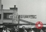 Immagine di American disoccupati operai New York City USA, 1932, secondo 20 filmato di repertorio 65675063353