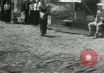 Immagine di American disoccupati operai New York City USA, 1932, secondo 29 filmato di repertorio 65675063353