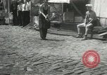 Immagine di American disoccupati operai New York City USA, 1932, secondo 30 filmato di repertorio 65675063353