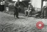 Immagine di American disoccupati operai New York City USA, 1932, secondo 31 filmato di repertorio 65675063353
