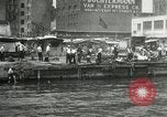 Immagine di American disoccupati operai New York City USA, 1932, secondo 35 filmato di repertorio 65675063353