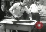 Immagine di American disoccupati operai New York City USA, 1932, secondo 50 filmato di repertorio 65675063353