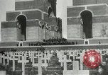 Immagine di Cerimonie presso il cenotafio Thiepval Francia, 1932, secondo 10 filmato di repertorio 65675063354