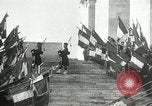 Immagine di Cerimonie presso il cenotafio Thiepval Francia, 1932, secondo 19 filmato di repertorio 65675063354