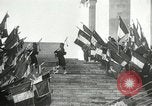 Immagine di Cerimonie presso il cenotafio Thiepval Francia, 1932, secondo 20 filmato di repertorio 65675063354
