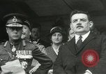 Immagine di Cerimonie presso il cenotafio Thiepval Francia, 1932, secondo 28 filmato di repertorio 65675063354