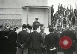 Immagine di Cerimonie presso il cenotafio Thiepval Francia, 1932, secondo 37 filmato di repertorio 65675063354