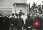 Immagine di Cerimonie presso il cenotafio Thiepval Francia, 1932, secondo 38 filmato di repertorio 65675063354