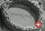 Immagine di Cerimonie presso il cenotafio Thiepval Francia, 1932, secondo 41 filmato di repertorio 65675063354