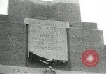 Immagine di Cerimonie presso il cenotafio Thiepval Francia, 1932, secondo 49 filmato di repertorio 65675063354