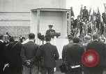 Immagine di Cerimonie presso il cenotafio Thiepval Francia, 1932, secondo 51 filmato di repertorio 65675063354