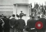 Immagine di Cerimonie presso il cenotafio Thiepval Francia, 1932, secondo 53 filmato di repertorio 65675063354