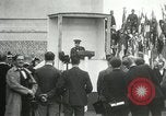 Immagine di Cerimonie presso il cenotafio Thiepval Francia, 1932, secondo 54 filmato di repertorio 65675063354