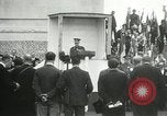 Immagine di Cerimonie presso il cenotafio Thiepval Francia, 1932, secondo 60 filmato di repertorio 65675063354