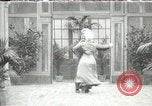 Immagine di Giovane eseguendo danze per la fotocamera Europa, 1913, secondo 1 filmato di repertorio 65675063369