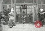 Immagine di Giovane eseguendo danze per la fotocamera Europa, 1913, secondo 4 filmato di repertorio 65675063369