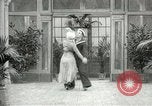 Immagine di Giovane eseguendo danze per la fotocamera Europa, 1913, secondo 15 filmato di repertorio 65675063369
