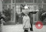 Immagine di Giovane eseguendo danze per la fotocamera Europa, 1913, secondo 25 filmato di repertorio 65675063369