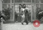 Immagine di Giovane eseguendo danze per la fotocamera Europa, 1913, secondo 30 filmato di repertorio 65675063369