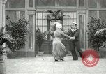 Immagine di Giovane eseguendo danze per la fotocamera Europa, 1913, secondo 33 filmato di repertorio 65675063369