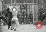 Immagine di Giovane eseguendo danze per la fotocamera Europa, 1913, secondo 41 filmato di repertorio 65675063369