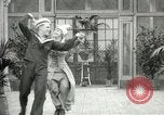 Immagine di Giovane eseguendo danze per la fotocamera Europa, 1913, secondo 51 filmato di repertorio 65675063369
