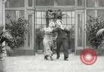 Immagine di Giovane eseguendo danze per la fotocamera Europa, 1913, secondo 56 filmato di repertorio 65675063369