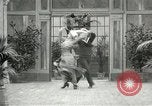 Immagine di Giovane eseguendo danze per la fotocamera Europa, 1913, secondo 61 filmato di repertorio 65675063369