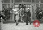 Immagine di Giovane eseguendo danze per la fotocamera Europa, 1913, secondo 62 filmato di repertorio 65675063369