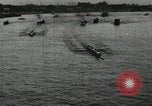 Standbild Harvard und Yale Besatzungen Rasse in ihrer jährlichen Rudern Wettbewerb in neuen New London Connecticut USA, 1900, aus Sekunde 10 historischem Filmmaterial Videoclip 65675063385