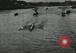 Standbild Harvard und Yale Besatzungen Rasse in ihrer jährlichen Rudern Wettbewerb in neuen New London Connecticut USA, 1900, aus Sekunde 16 historischem Filmmaterial Videoclip 65675063385
