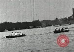 Standbild Harvard und Yale Besatzungen Rasse in ihrer jährlichen Rudern Wettbewerb in neuen New London Connecticut USA, 1900, aus Sekunde 44 historischem Filmmaterial Videoclip 65675063385