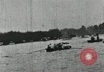 Standbild Harvard und Yale Besatzungen Rasse in ihrer jährlichen Rudern Wettbewerb in neuen New London Connecticut USA, 1900, aus Sekunde 49 historischem Filmmaterial Videoclip 65675063385