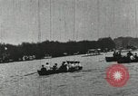 Standbild Harvard und Yale Besatzungen Rasse in ihrer jährlichen Rudern Wettbewerb in neuen New London Connecticut USA, 1900, aus Sekunde 54 historischem Filmmaterial Videoclip 65675063385