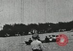 Standbild Harvard und Yale Besatzungen Rasse in ihrer jährlichen Rudern Wettbewerb in neuen New London Connecticut USA, 1900, aus Sekunde 58 historischem Filmmaterial Videoclip 65675063385