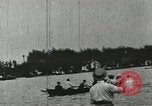 Standbild Harvard und Yale Besatzungen Rasse in ihrer jährlichen Rudern Wettbewerb in neuen New London Connecticut USA, 1900, aus Sekunde 59 historischem Filmmaterial Videoclip 65675063385