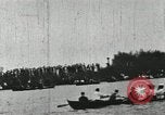 Standbild Harvard und Yale Besatzungen Rasse in ihrer jährlichen Rudern Wettbewerb in neuen New London Connecticut USA, 1900, aus Sekunde 61 historischem Filmmaterial Videoclip 65675063385