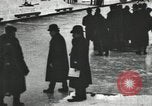 Standbild Eislaufen Rennen draußen auf einem überfluteten Stadion Eisbahn im Winter United States USA, 1900, aus Sekunde 16 historischem Filmmaterial Videoclip 65675063386