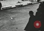 Standbild Eislaufen Rennen draußen auf einem überfluteten Stadion Eisbahn im Winter United States USA, 1900, aus Sekunde 31 historischem Filmmaterial Videoclip 65675063386