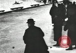 Standbild Eislaufen Rennen draußen auf einem überfluteten Stadion Eisbahn im Winter United States USA, 1900, aus Sekunde 39 historischem Filmmaterial Videoclip 65675063386