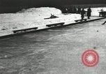 Standbild Eislaufen Rennen draußen auf einem überfluteten Stadion Eisbahn im Winter United States USA, 1900, aus Sekunde 46 historischem Filmmaterial Videoclip 65675063386