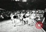 Standbild Amateur Läufer konkurrieren in Rennen in ein Stadion in den Vereinigten Staaten United States USA, 1900, aus Sekunde 8 historischem Filmmaterial Videoclip 65675063387