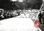 Standbild Amateur Läufer konkurrieren in Rennen in ein Stadion in den Vereinigten Staaten United States USA, 1900, aus Sekunde 12 historischem Filmmaterial Videoclip 65675063387